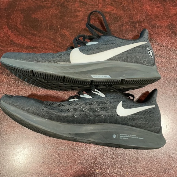 Size 8 Oakland Raiders black Nike tennis shoes Pegasus 36 - Picture 7 of 9